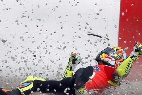 La caduta di Valentino Rossi