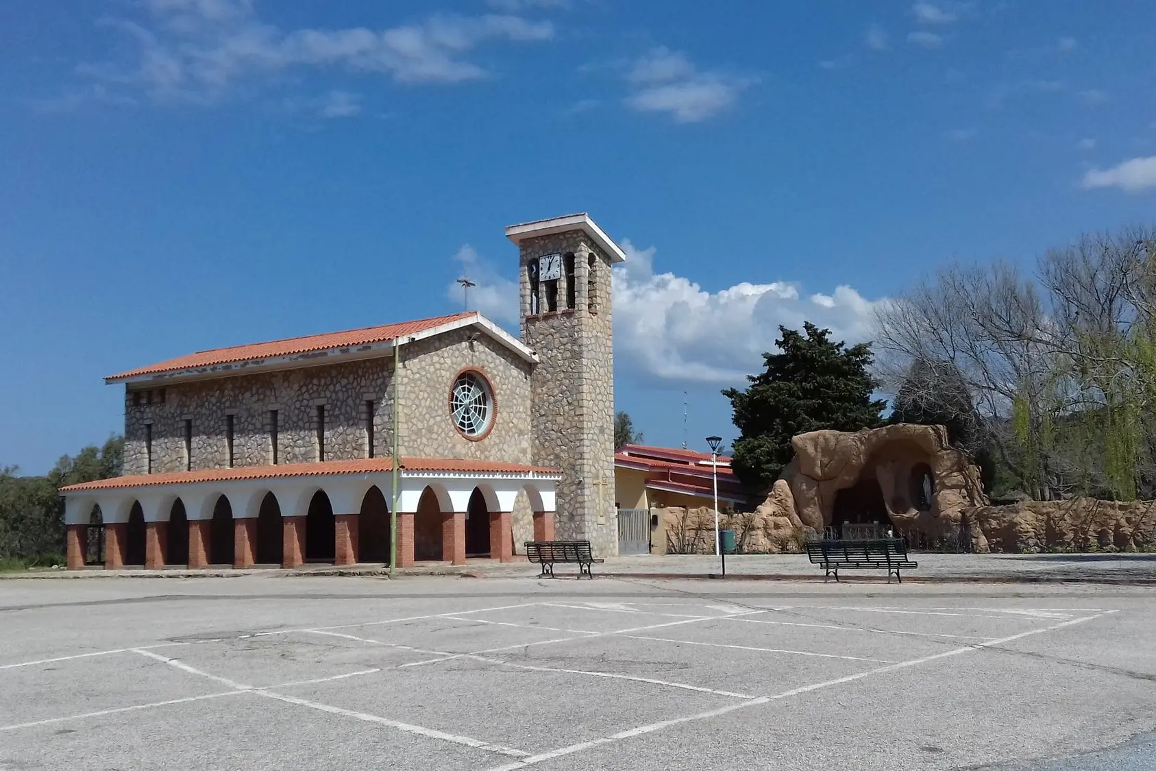 La chiesa di Santa Barbara a Bacu Abis (foto Scano)
