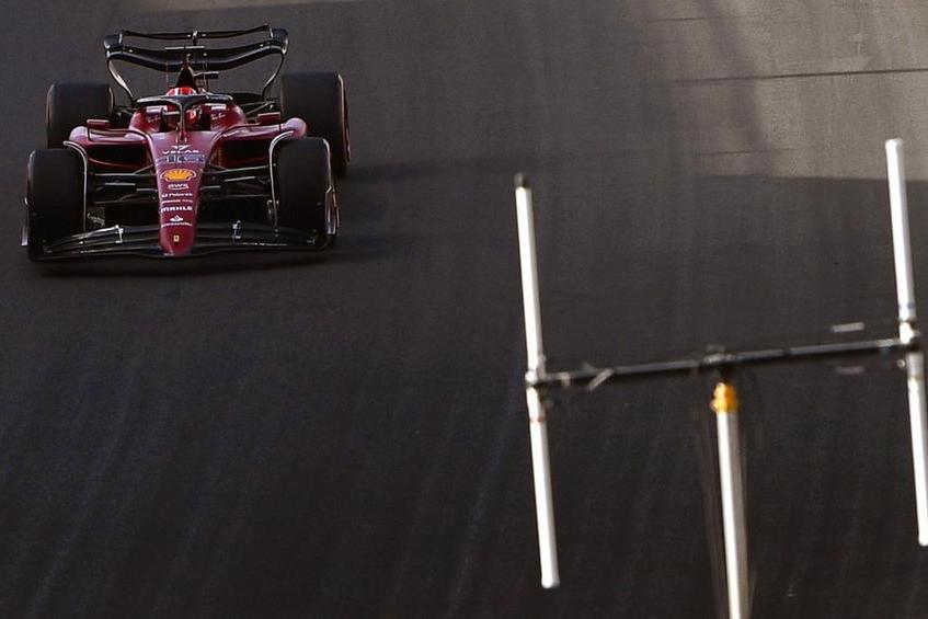 Arabia Saudita: Perez beffa le Ferrari e si prende la pole, secondo Leclerc davanti a Sainz