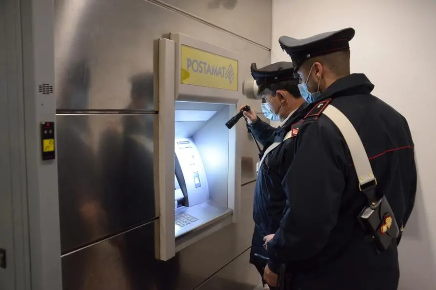 (foto carabinieri)