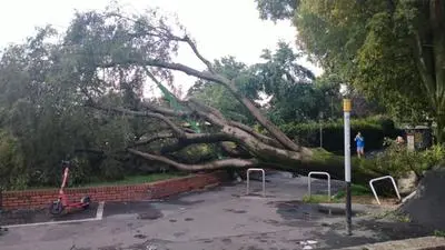 Gli effetti della tempesta su Milano il 24 luglio 2023 (Ansa)
