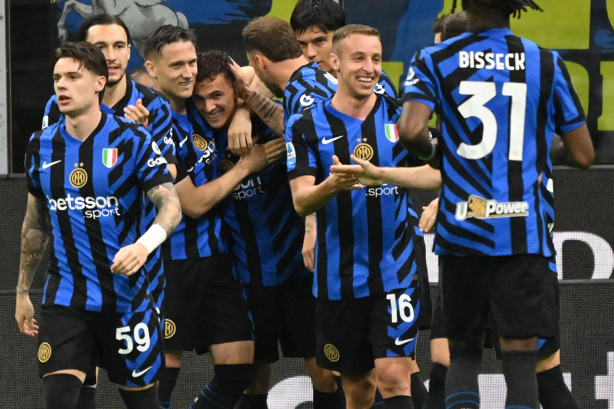 Inter Milan’s midfielder Kristjan Asllani (C) celebrates with his teammates after scoring during the Italian Seria A soccer match between Inter Milan and Hellas Verona at the Giuseppe Meazza stadium in Milan, Italy, 3 May 2025 . ANSA/DANIEL DAL ZENNARO