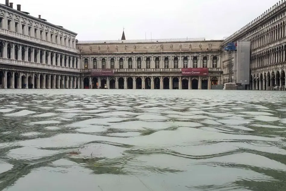 Venezia sott'acqua (Ansa)