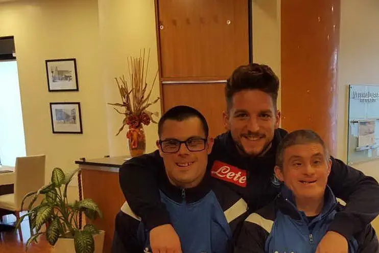 Cagliari, i ragazzi della Polisportiva Olimpia incontrano i giocatori del Napoli