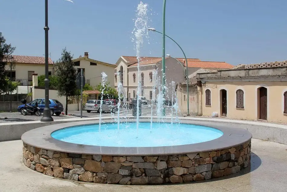 La piazza del Municipio a Nuxis