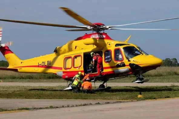 Per assistere mamma e figlia sono intervenuti i medici con l'elisoccorso