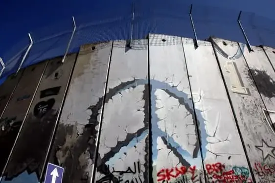 L'imponente muro di Ramallah in Cisgiordania
