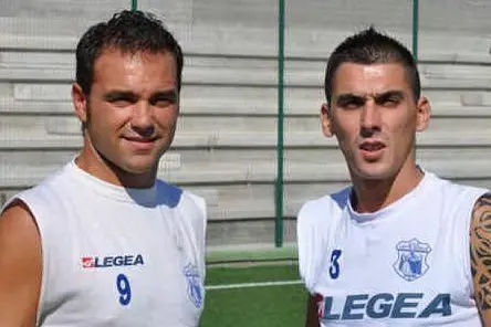 L'attaccante Delizos (a sinistra) con il capitano Cocco (a destra)