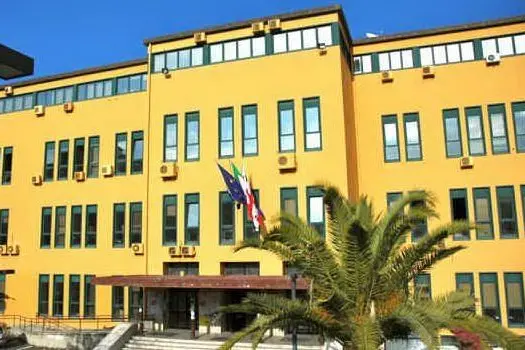 La facciata dell'Università di Cagliari