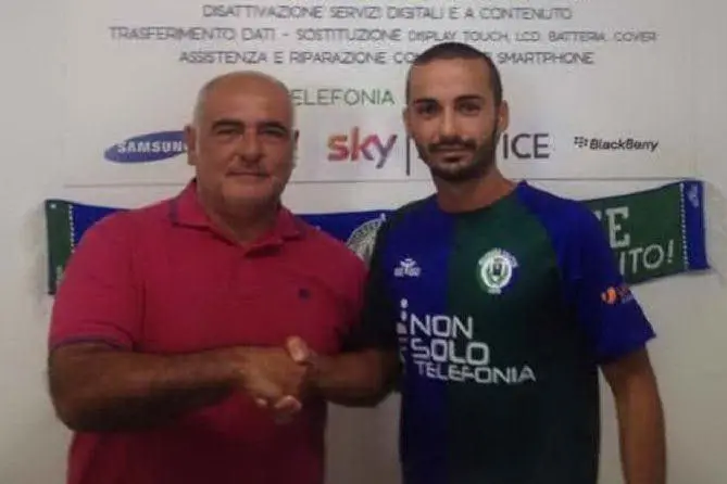 Francesco Mannoni (a destra) col direttore sportivo Stefano Moncelsi (foto concessa dal giocatore)