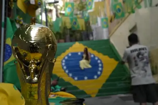 Mondiali, le strade di Rio si colorano per sostenere nazionale Brasile