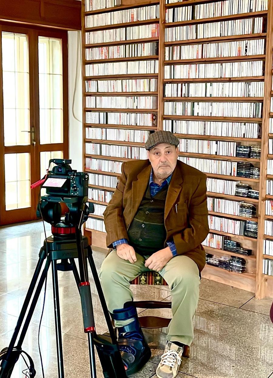 Burcei, addio a Salvatore Monni: muore a 70 anni uno dei più grandi collezionisti di gare poetiche campidanesi