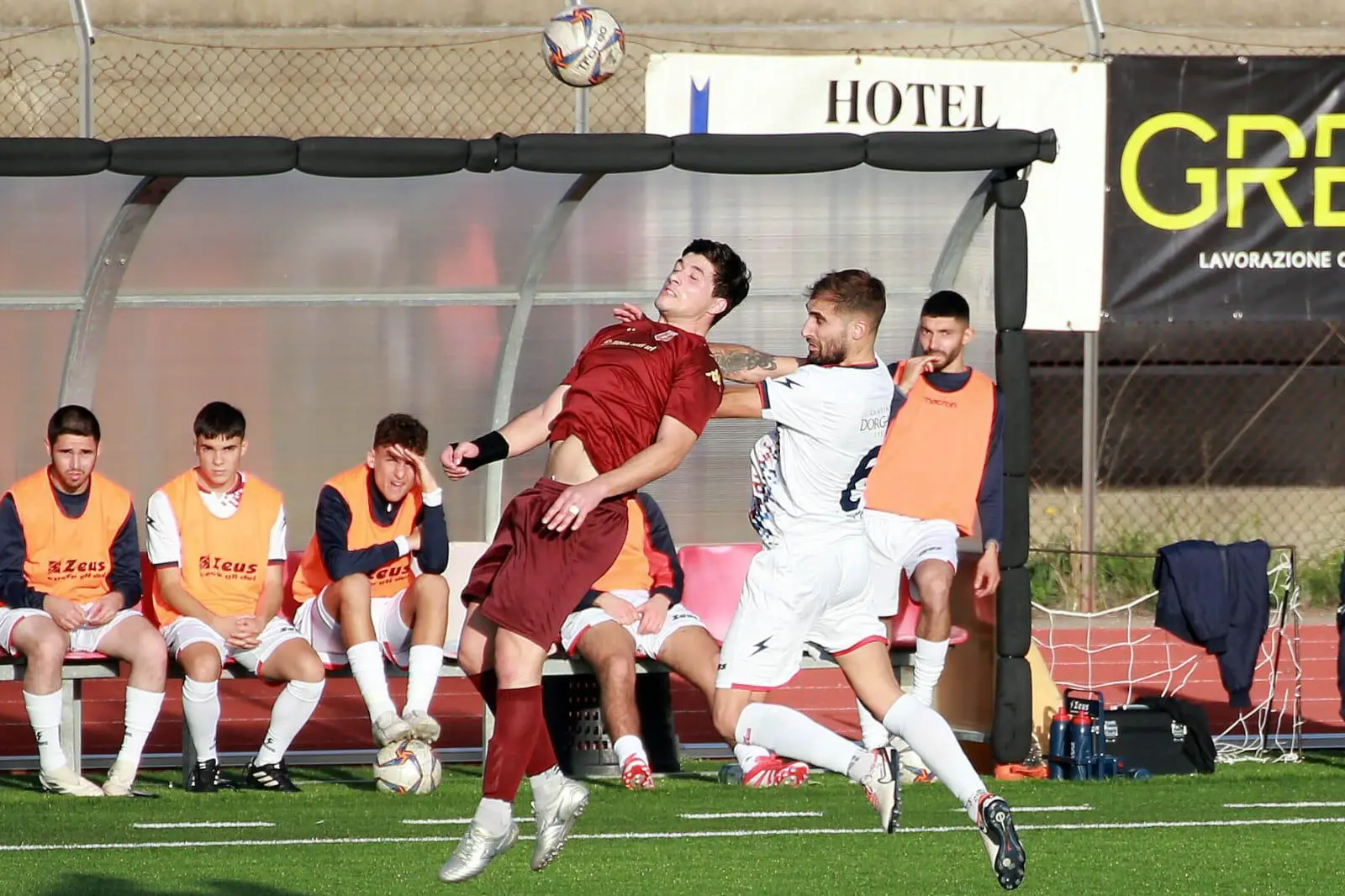 In maglia granata l'attaccante dell'Oschirese Fabrizio Murgia (foto G. Pischedda)