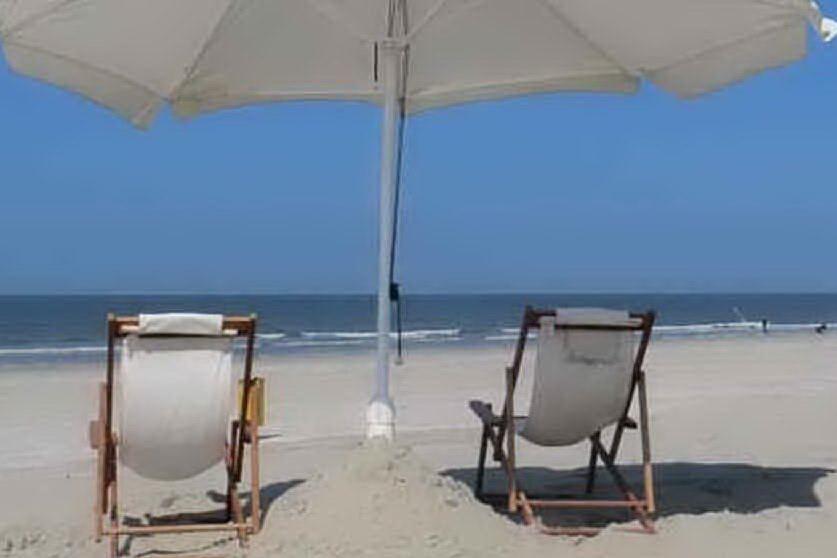 Golfo Aranci, occupavano la spiaggia con ombrelloni &quot;abusivi&quot;: multati