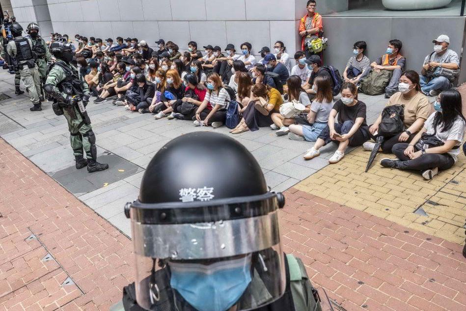 Manifestanti a Hong Kong (foto Ansa/Epa)