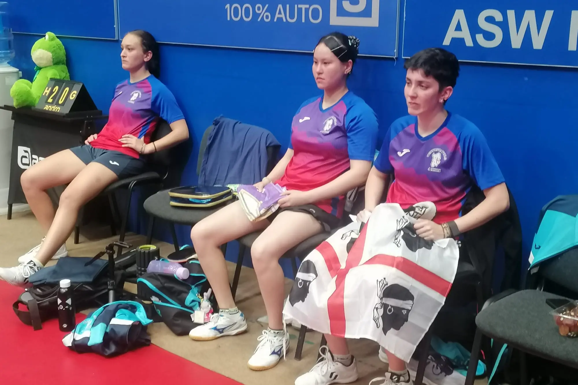 La delusione di Miriam Carnovale, Ma Hengyu e Tania Plaian dopo la sconfitta nella finale della Europe Cup (Foto concessa da ASD Quattro Mori)