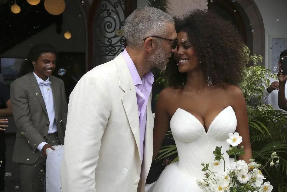 Vincent Cassel e la moglie il giorno del matrimonio (Archivio L'Unione Sarda)
