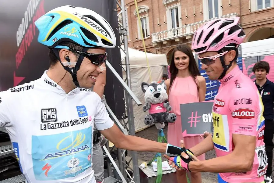 Fabio Aru al Giro d'Italia 2015 assieme ad Alberto Contador (Ansa, Archivio L'Unione Sarda)