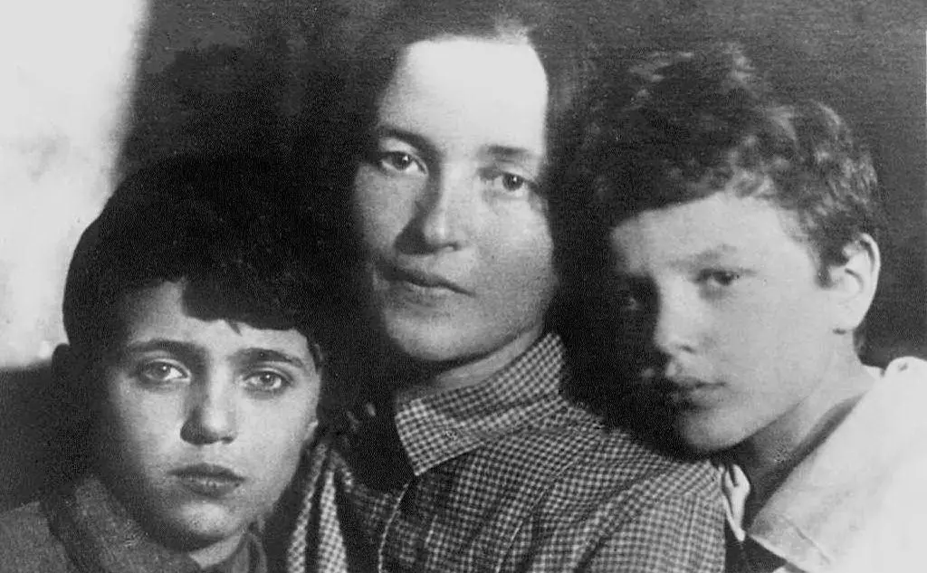 La moglie Delia e i figli Delio e Giuliano