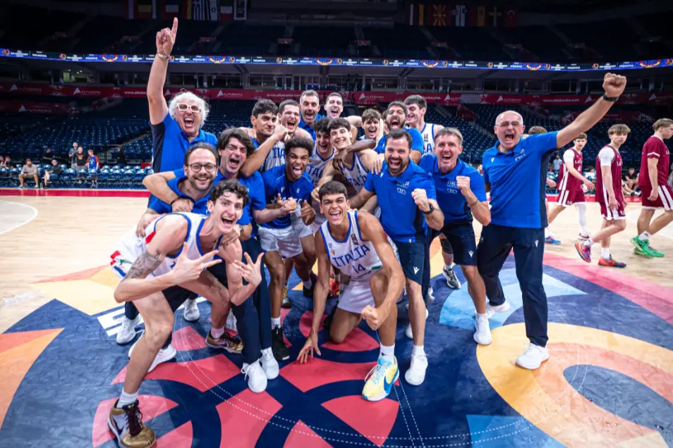 L'esultanza dell'Under 18 terza all'Europeo (foto FIBA)