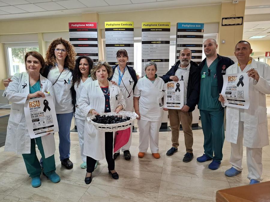 Aou di Sassari, fiocco nero dei dipendenti prima dello sciopero: «Il sistema non regge»