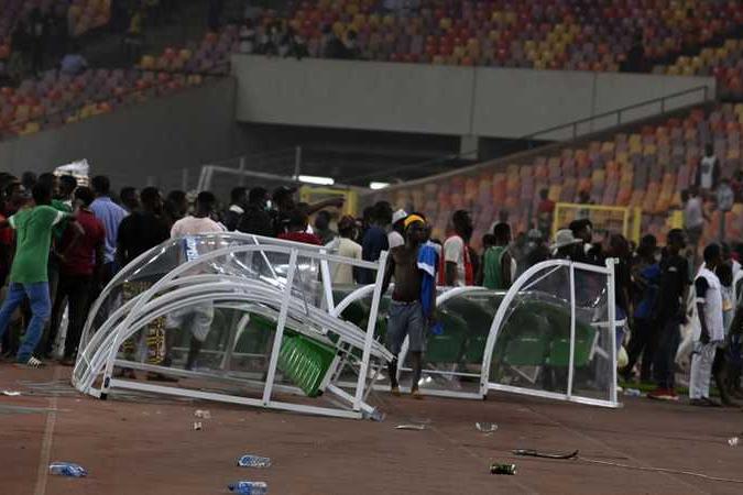 Playoff Mondiali: Nigeria sconfitta, il pubblico impazzisce e uccide il medico della Fifa