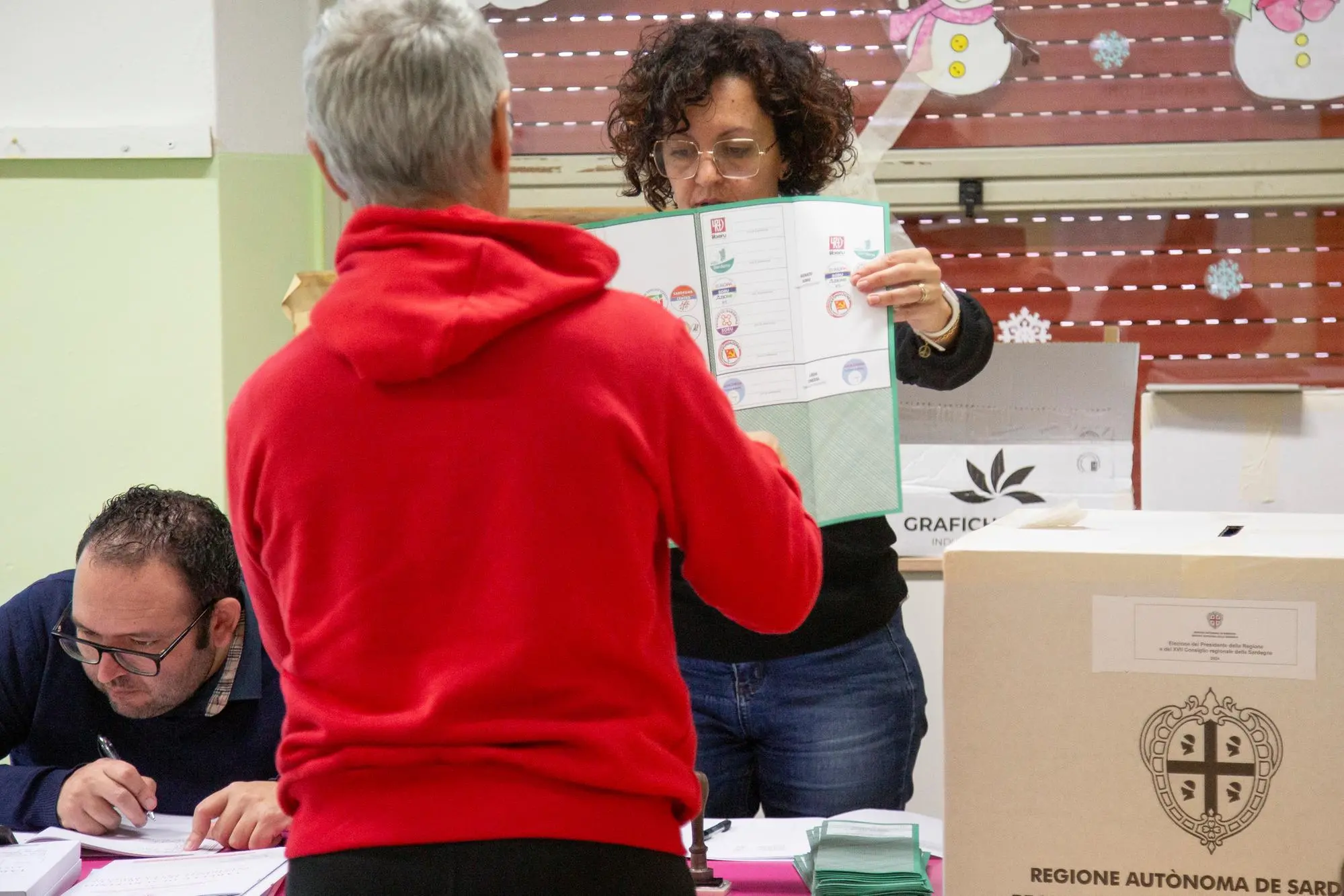 Al via le operazioni di voto in Sardegna (foto L'Unione Sarda - Fabio Murru)