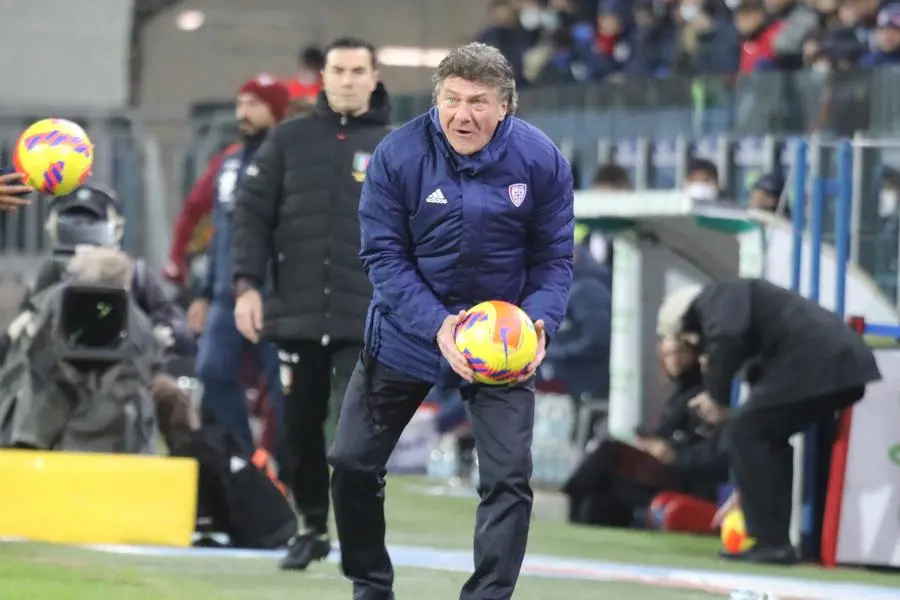 06 dicembre 2021 Campionato di calcio serie A Unipol domus Cagliari - Torino 1-1. Mazzarri a bordo campo. Foto Max Solinas