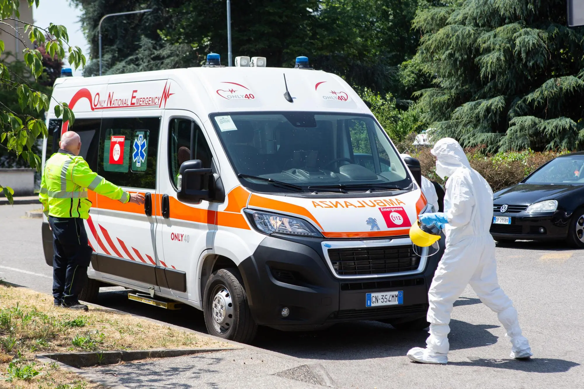 Allarme Ebola, negativi i test sui cooperanti italiani