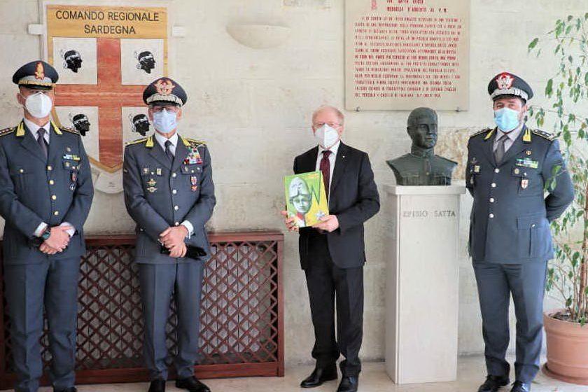 Il prefetto di Cagliari Gianfranco Tomao visita la Guardia di finanza