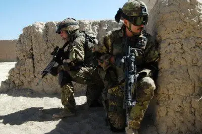 Militari impegnati nel controllo del territorio in Afghanistan