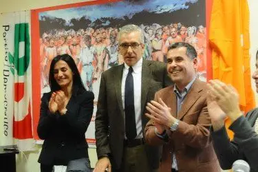 Francesca Barracciu, Francesco Pigliaru e Silvio Lai durante la direzione regionale del Pd di lunedì scorso