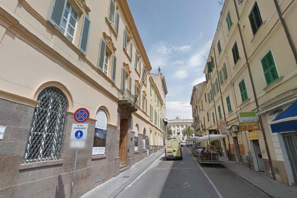 Rapinano una gioielleria a Sassari e si danno alla fuga: arrestati