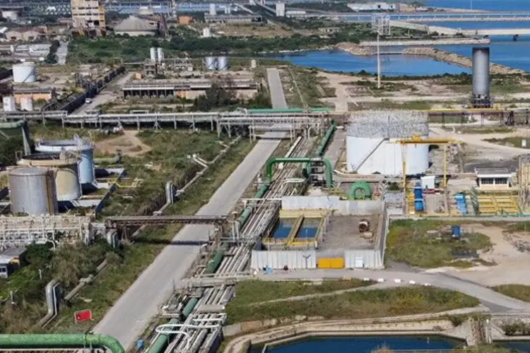 Stabilimento Eni Rewind a Porto Torres (foto concessa)
