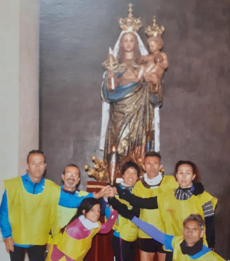 Madonna di Bonaria, la fiaccola portata lungo il Cammino