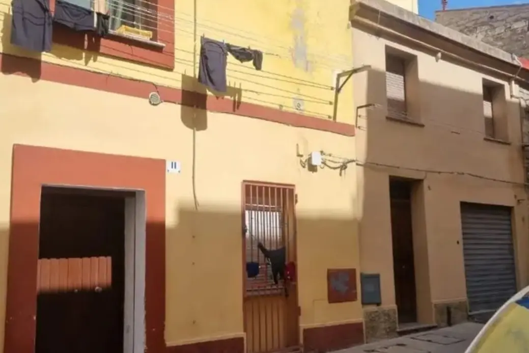 Una delle case in cui vivevano i rom (foto Tellini)