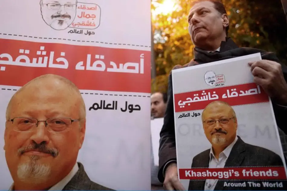 Manifesti con il volto di Jamel Khashoggi (Ansa)
