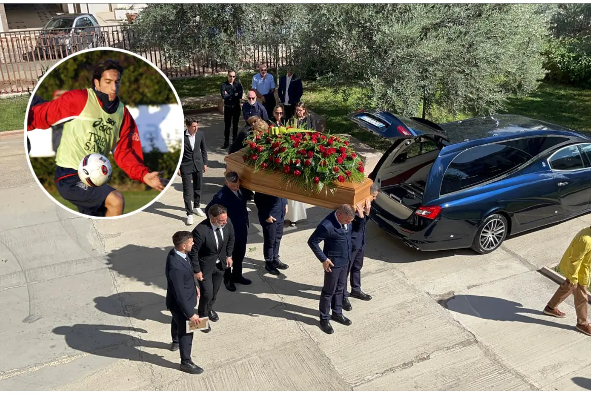 I funerali (foto Giuseppe Ungari), nel riquadro Andrea Capone