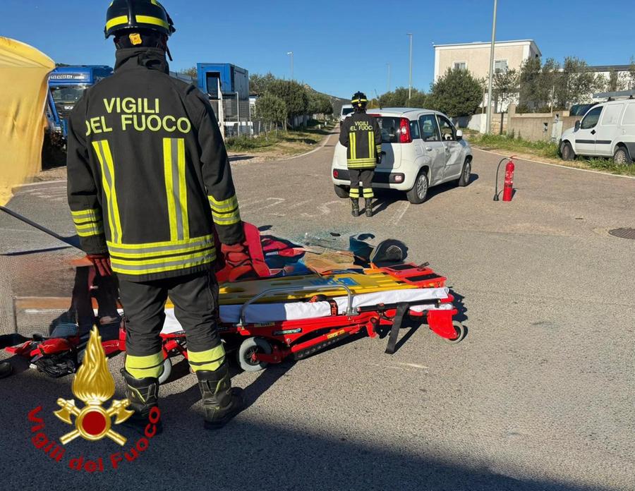 Olbia, auto contro moto nella zona industriale: un ferito in ospedale
