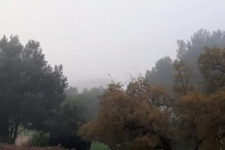 Cagliari avvolta da una fitta nebbia, due voli dirottati a Olbia
