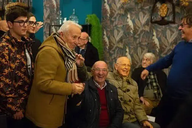 Da sinistra: Paolo Morosi, Bruno Rubattu, Gianni Zara. A destra Francesco Pinna (Foto concessa dalla Fondazione Torres)