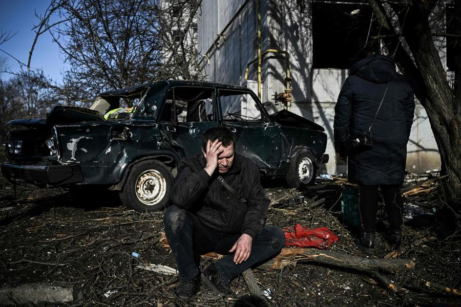 Ucraina, è guerra. Attacco russo su più fronti, Kiev circondata: “Potrebbe cadere nel giro di poche ore”