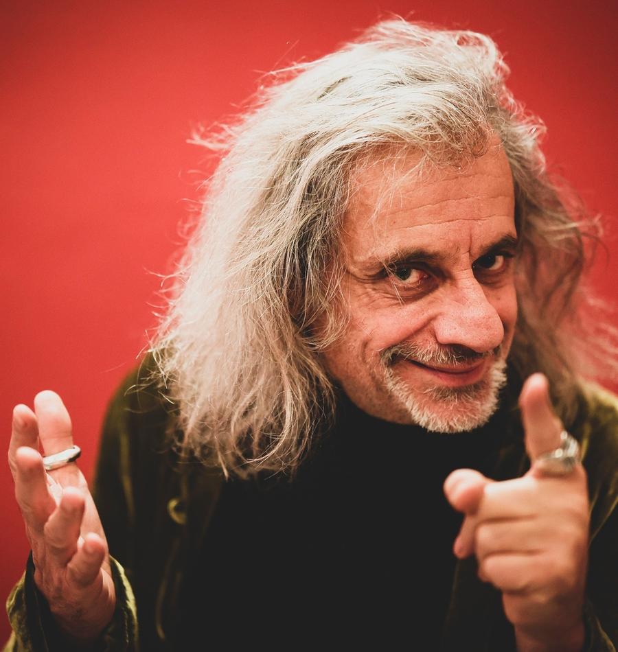 E Bergonzoni ritorna in scena