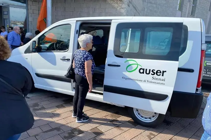 Un pulmino dell'Auser Sinnai (foto Andrea Serreli)