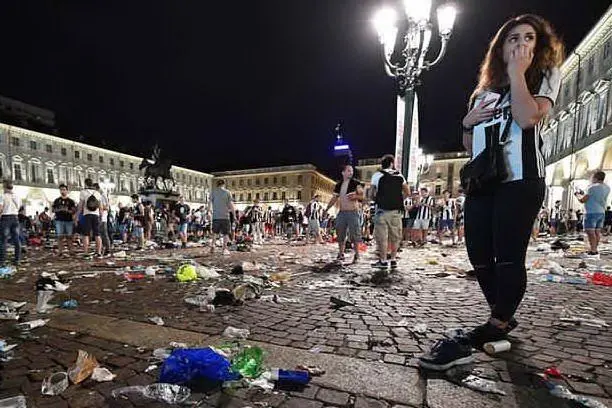 Piazza San Carlo dopo la tragedia (Ansa)