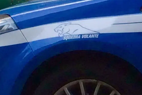 Un'auto della Squara volante