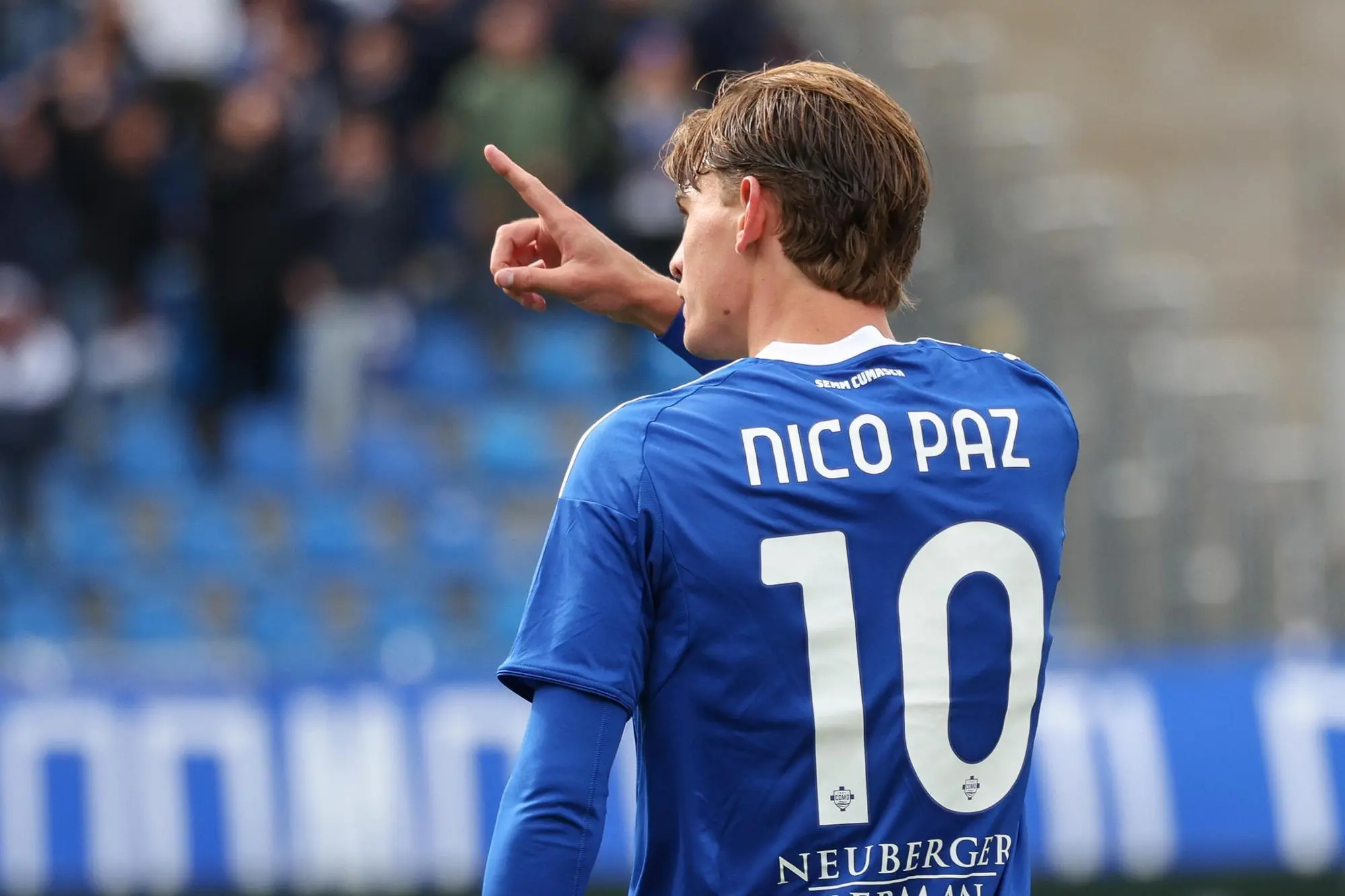 Como 1907's mildfielder Nico Paz jubilates after scoring goal during the Italian Serie A soccer match Como 1907 vs US Cremonese at Giuseppe Sinigaglia stadium in Como, Italy, 27 September 2025, Italy, ANSA / ROBERTO BREGANI