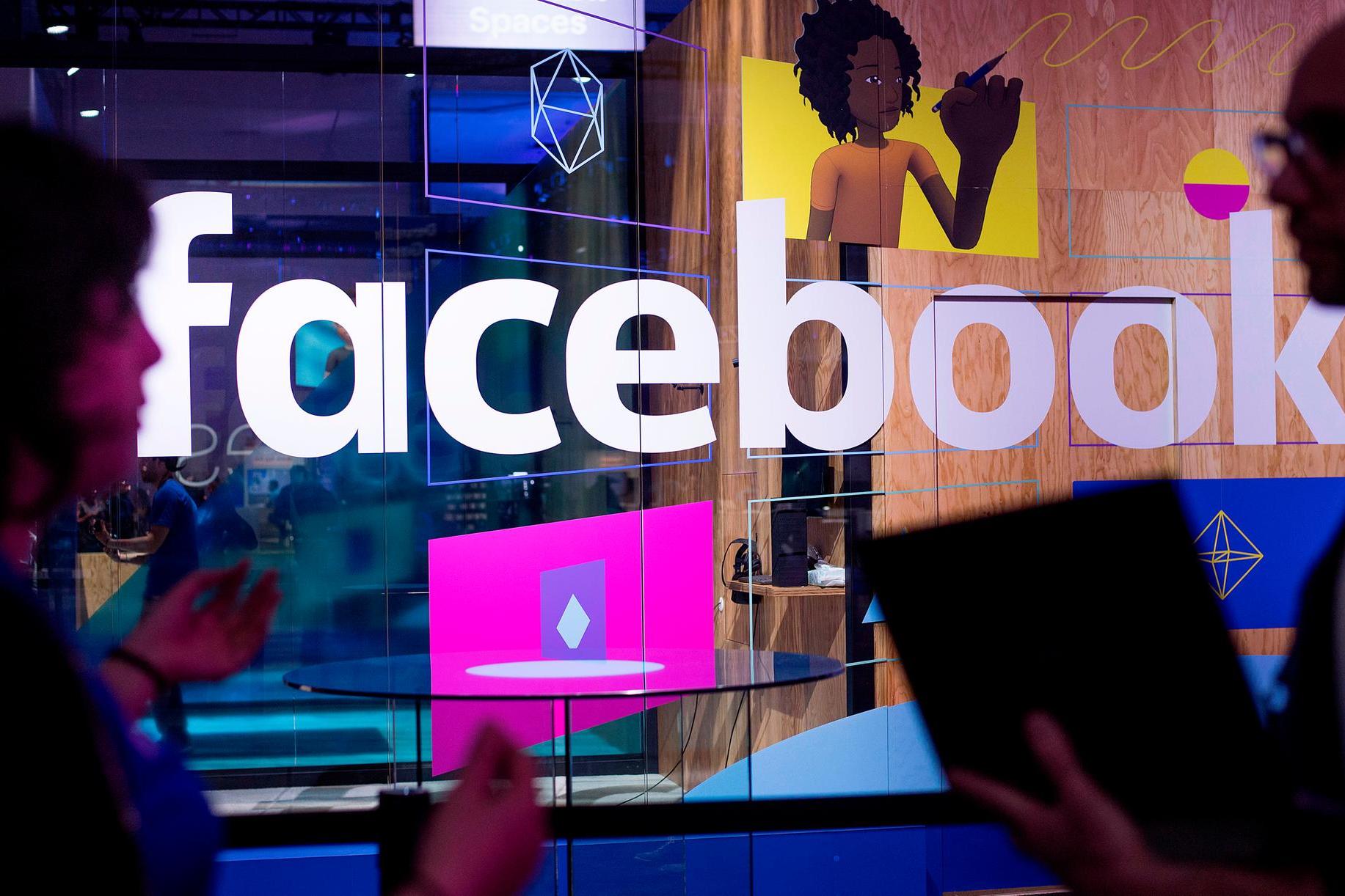 Ti contagio un’emozione: 10 anni fa l’esperimento segreto di Facebook
