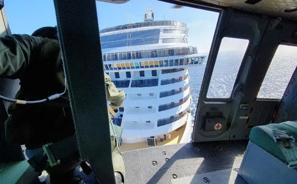 Il trasporto al Brotzu è avvenuto grazie a un elicottero AB 212 che si è alzato in volo da Decimomannu