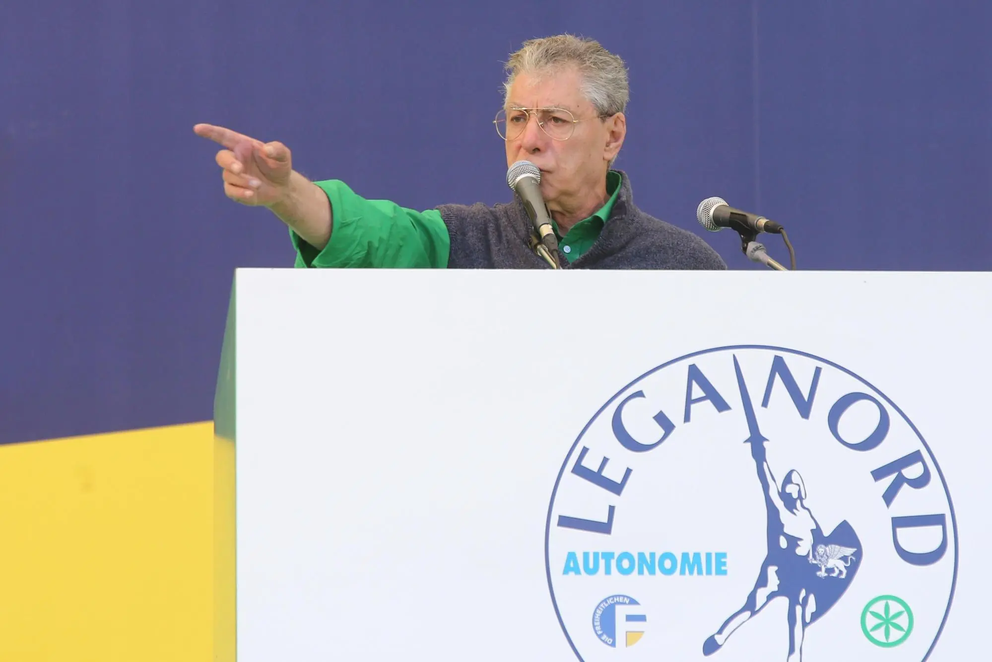 Umberto Bossi al raduno 2014 della Lega Nord a Pontida (foto Ansa)